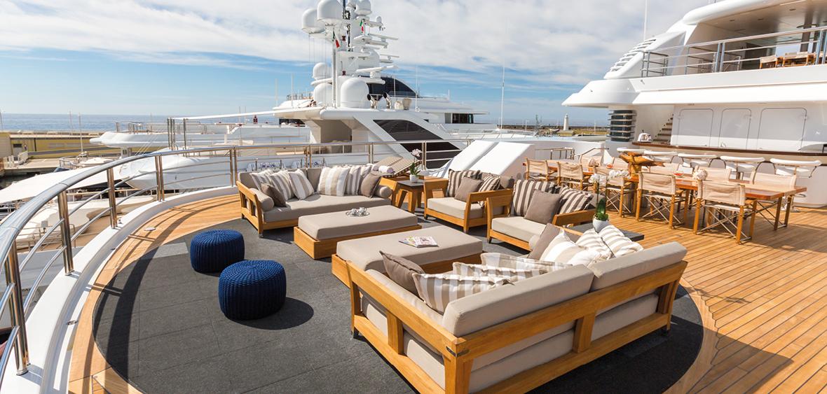 yacht Rocinante