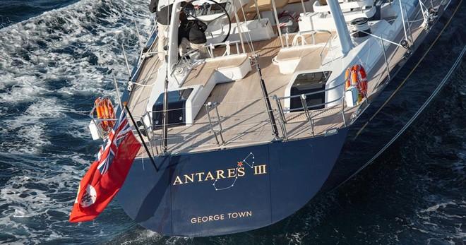 yacht Antares III