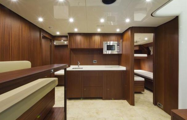 yacht Moni