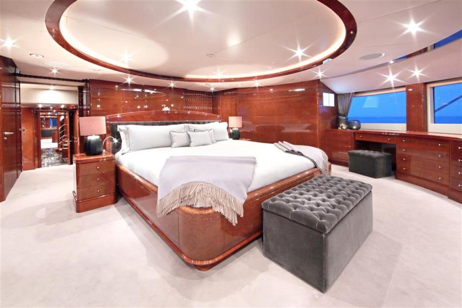 yacht Grand Mariana