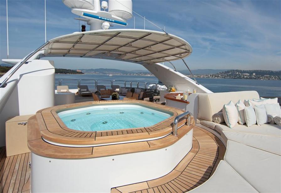 yacht Grand Mariana