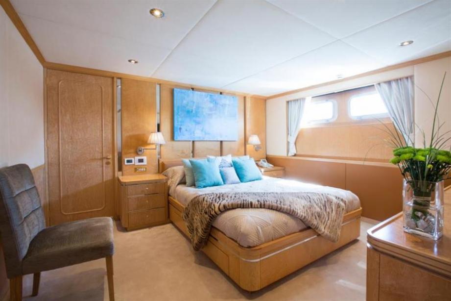 yacht MQ2