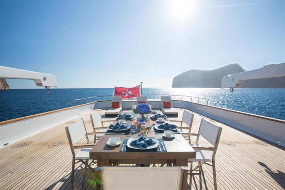 yacht MQ2