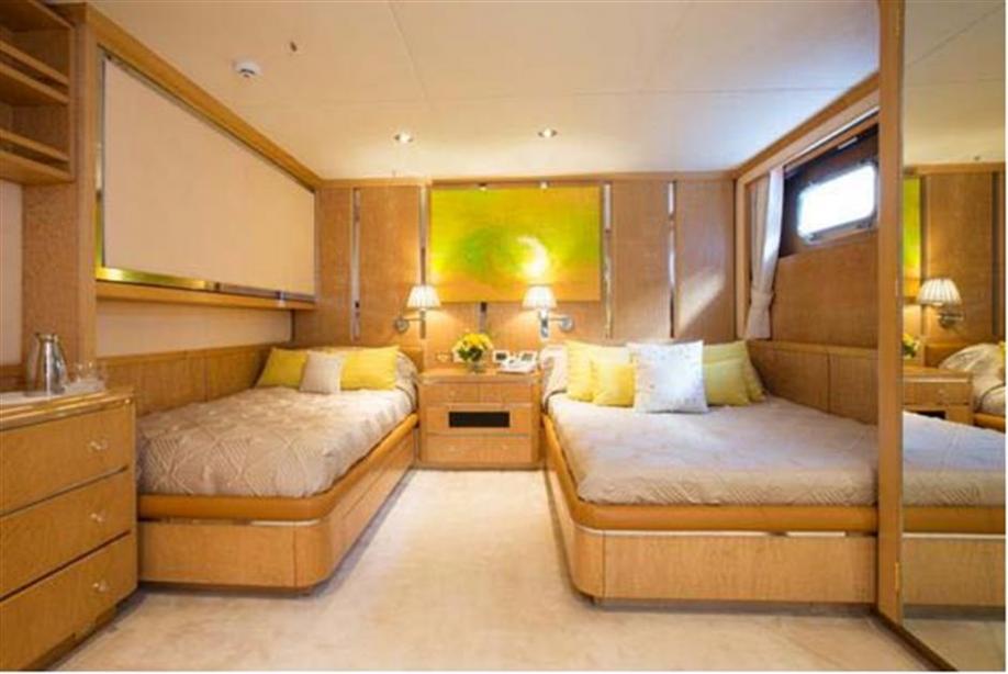yacht MQ2