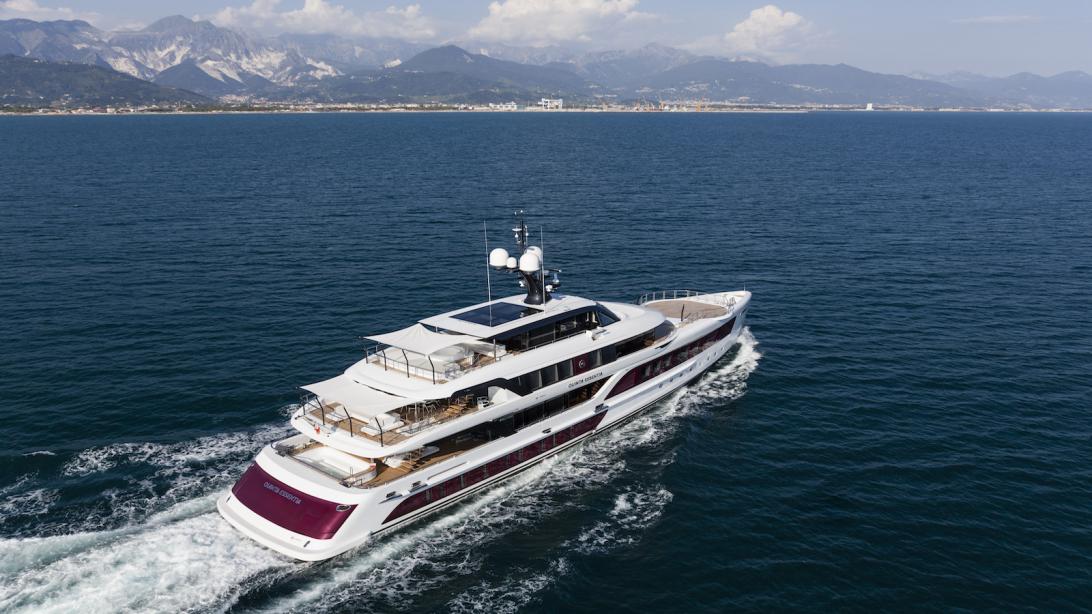 yacht Quinta Essentia