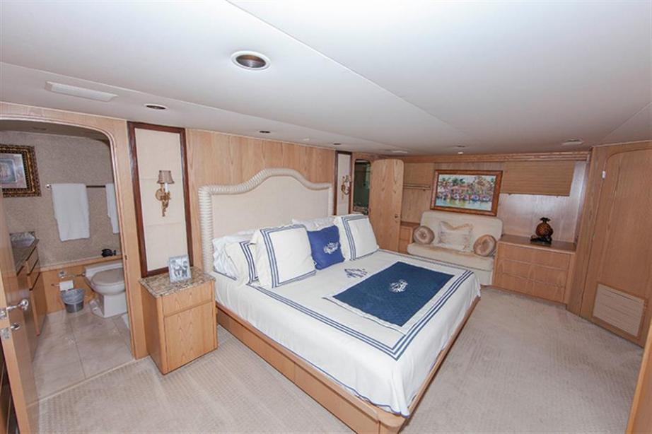 yacht Free Bird