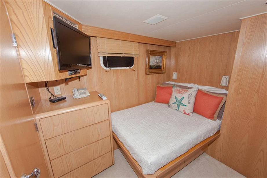 yacht Free Bird