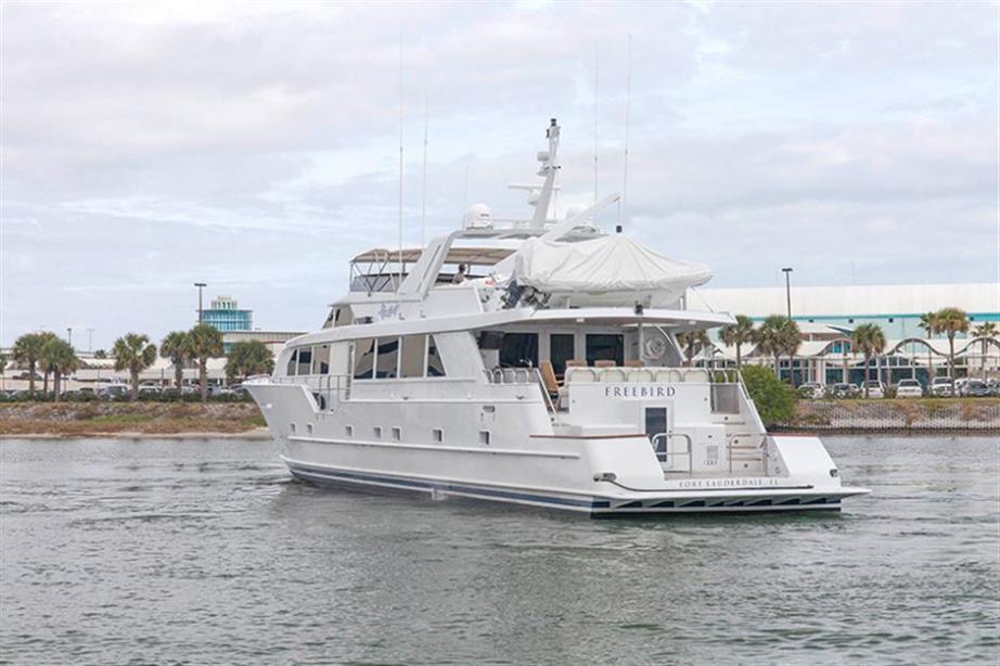 yacht Free Bird
