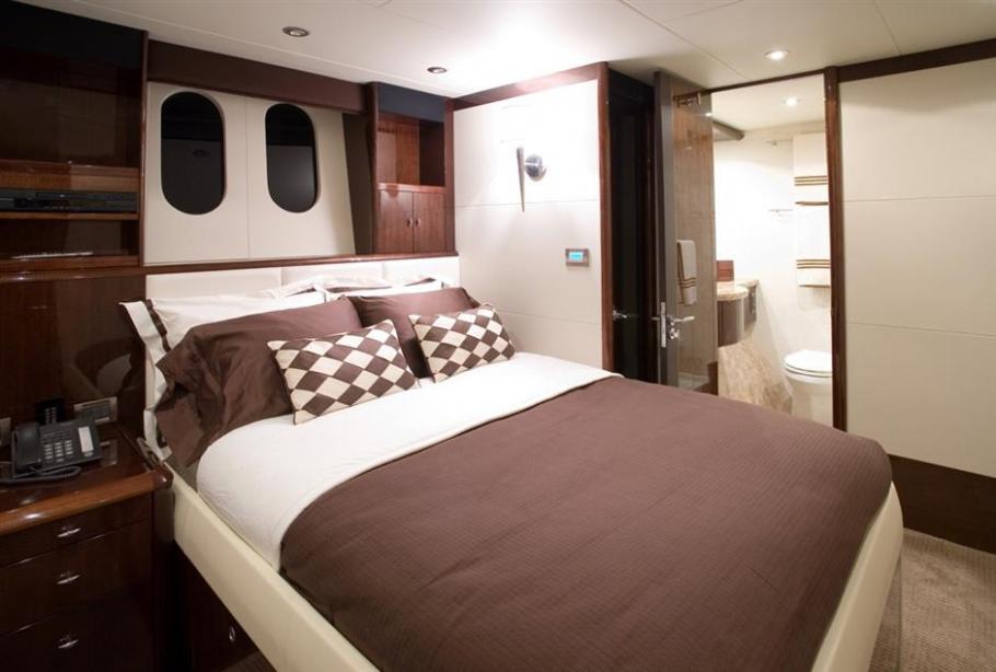 yacht Pure Romance
