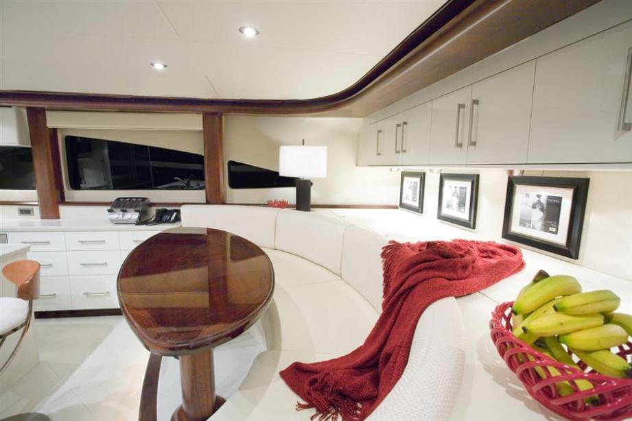 yacht Pure Romance