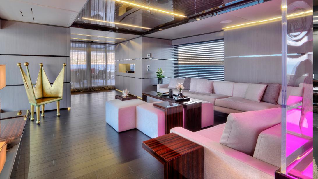 yacht Maverick