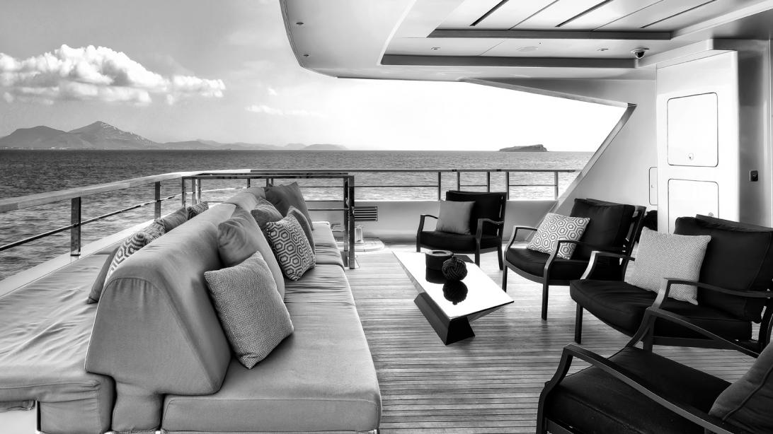 yacht Maverick