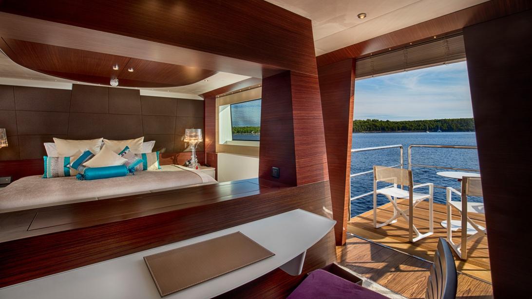 yacht Katina