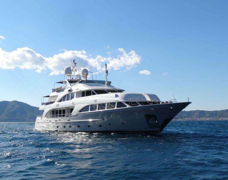 yacht Quest R