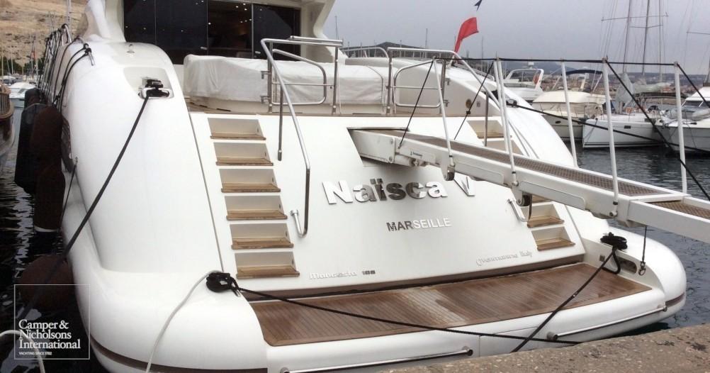 yacht Naisca V