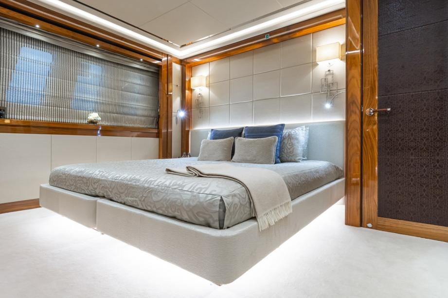 yacht Alessandra III