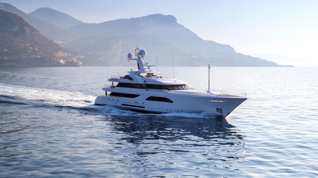yacht W