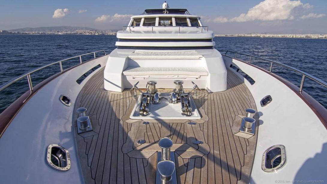 yacht Ninemia