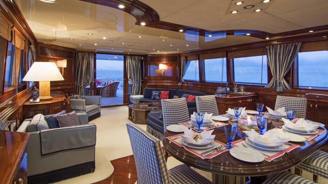 yacht Ninemia