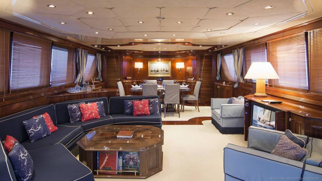 yacht Ninemia
