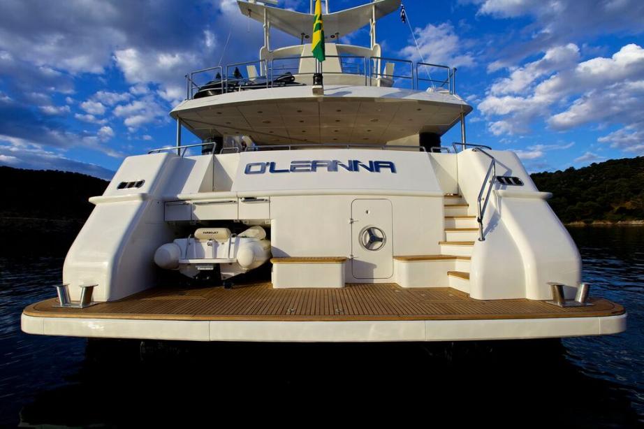 yacht O'Leanna