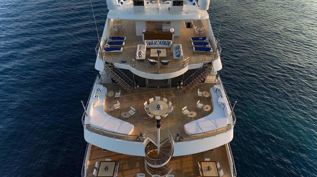 yacht Serenity