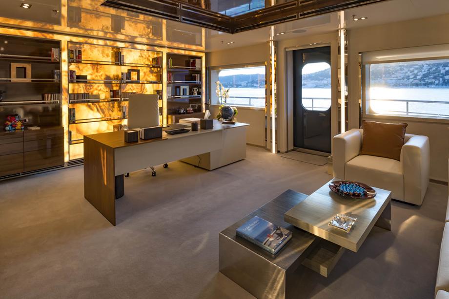 yacht Serenity