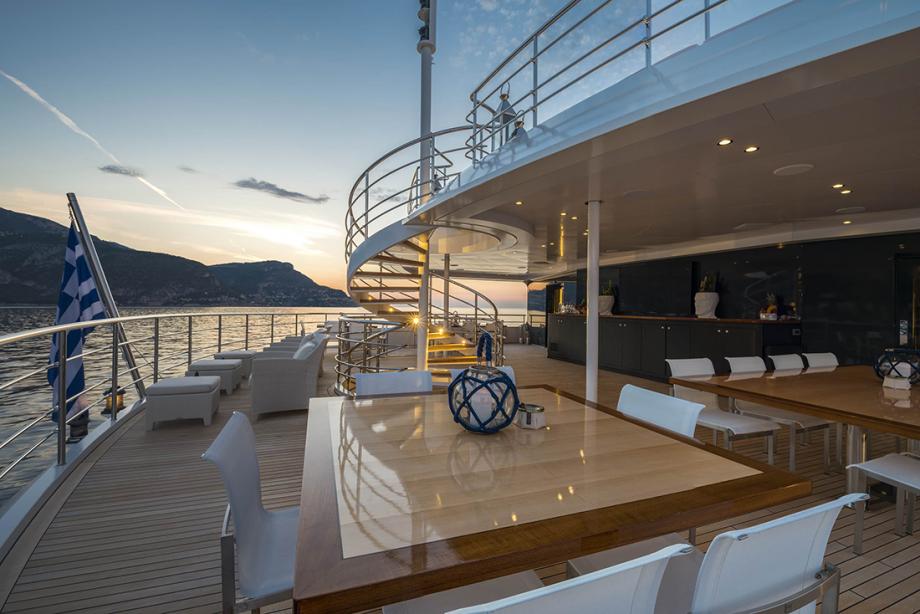 yacht Serenity