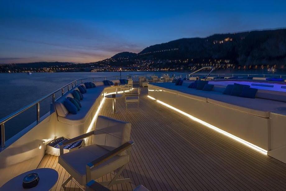 yacht Serenity