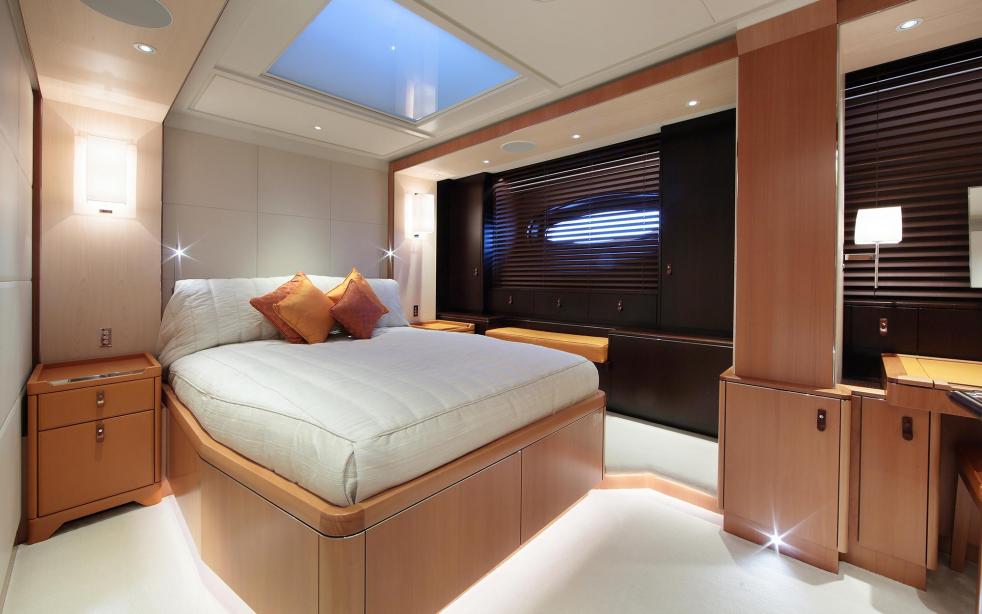 yacht Heureka