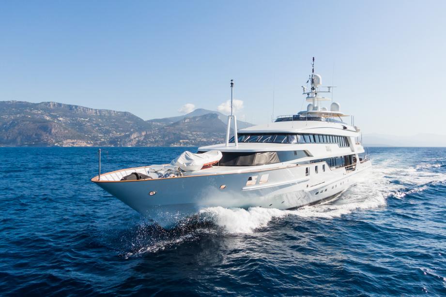 yacht The Wellesley