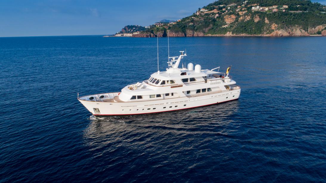 yacht Cornelia