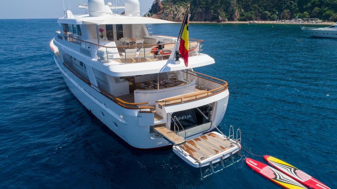 yacht Cornelia