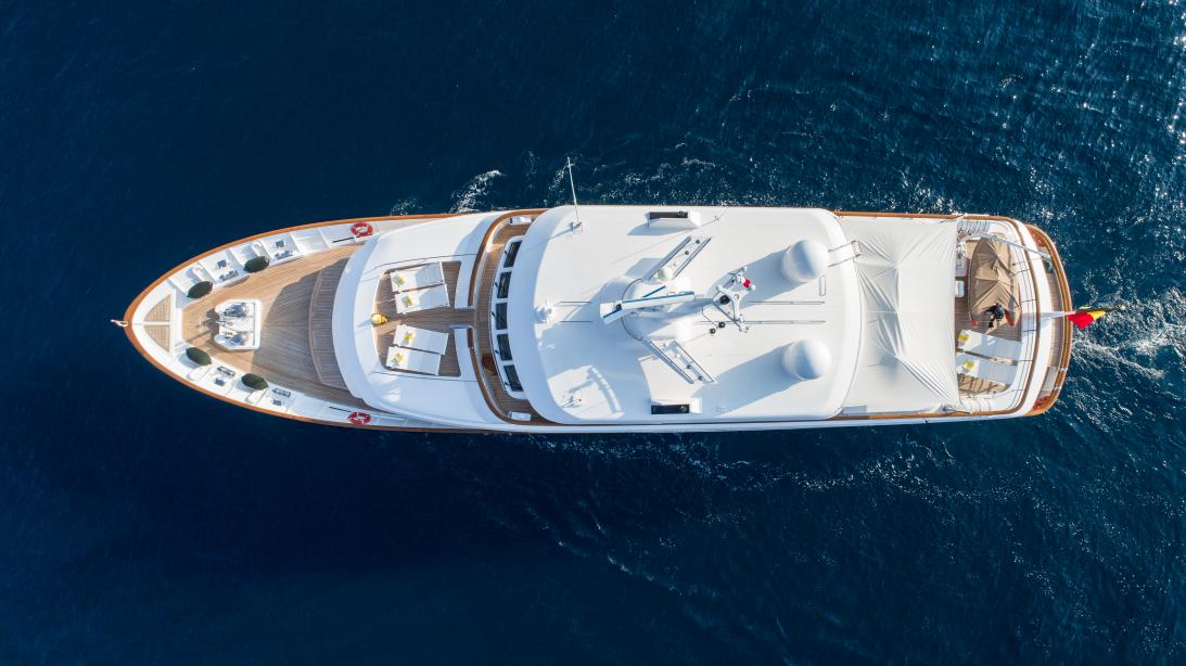 yacht Cornelia
