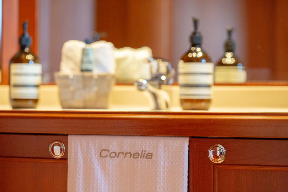 yacht Cornelia