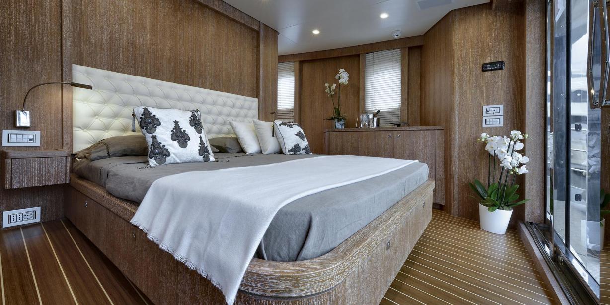 yacht Bully
