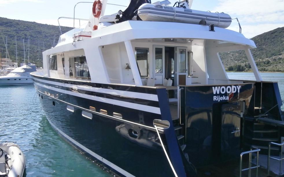 yacht Woody