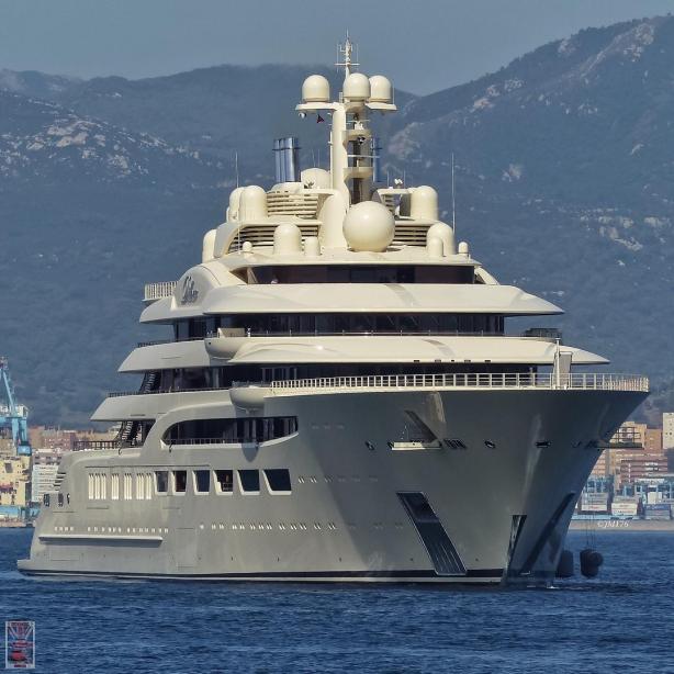 yacht Dilbar