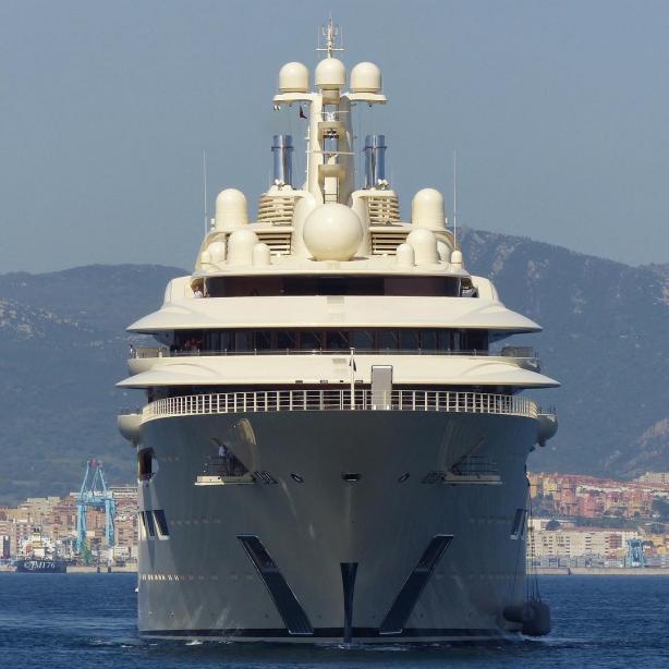 yacht Dilbar