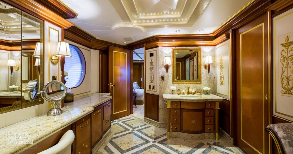 yacht My Seanna