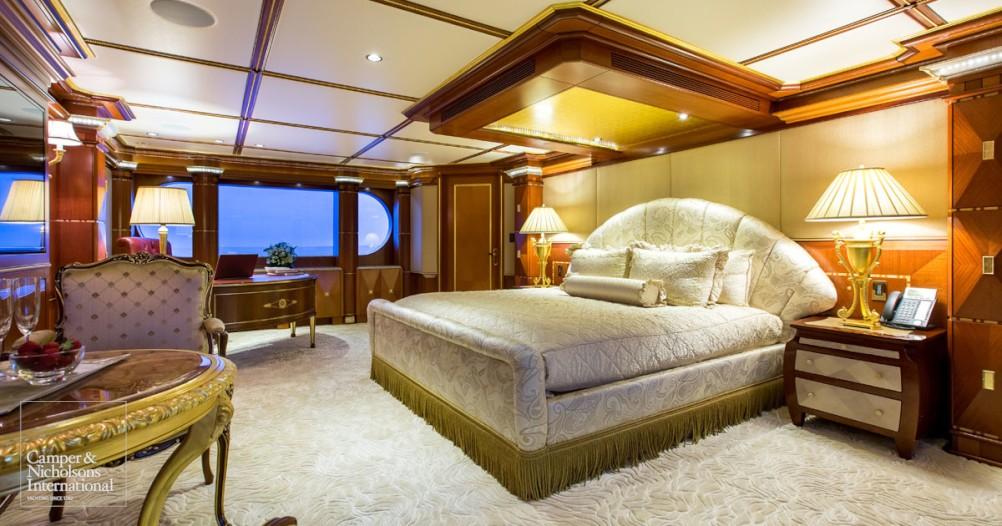 yacht My Seanna