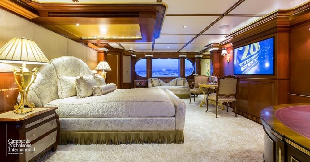 yacht My Seanna