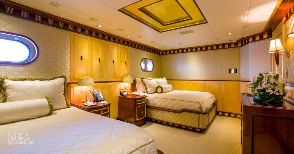 yacht My Seanna