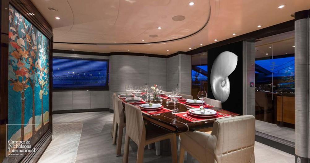 yacht Q
