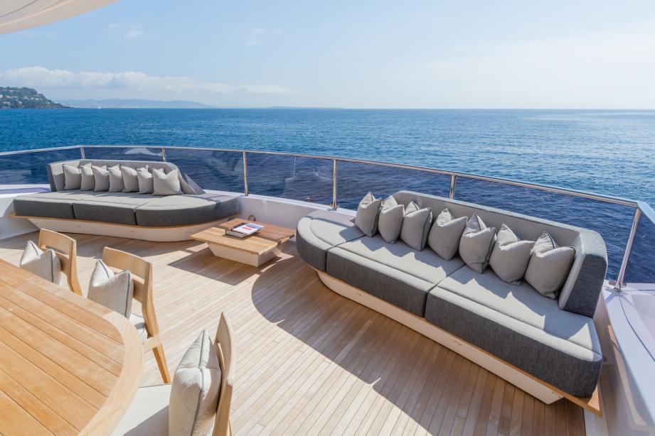 yacht Thumper