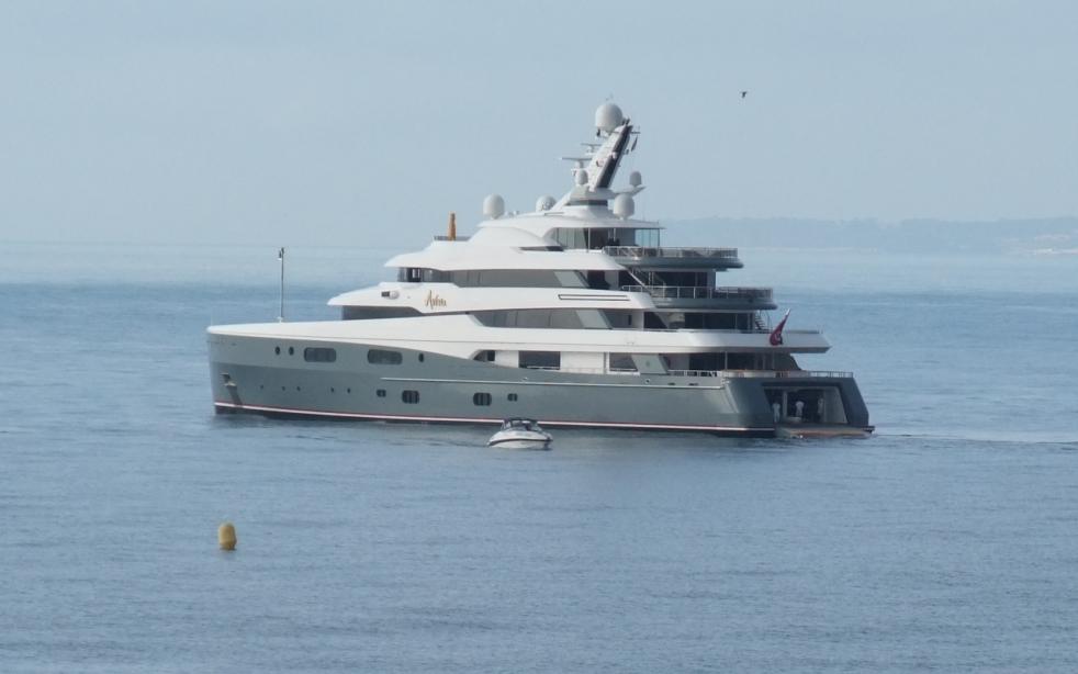 yacht Aviva