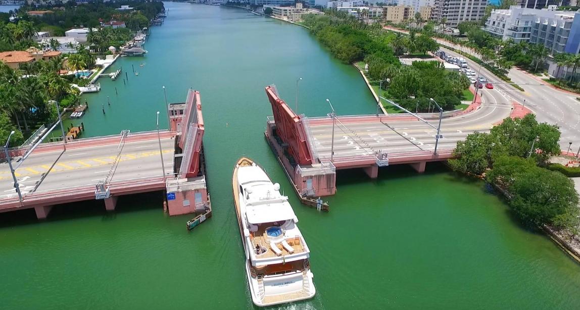 yacht Happy Hour