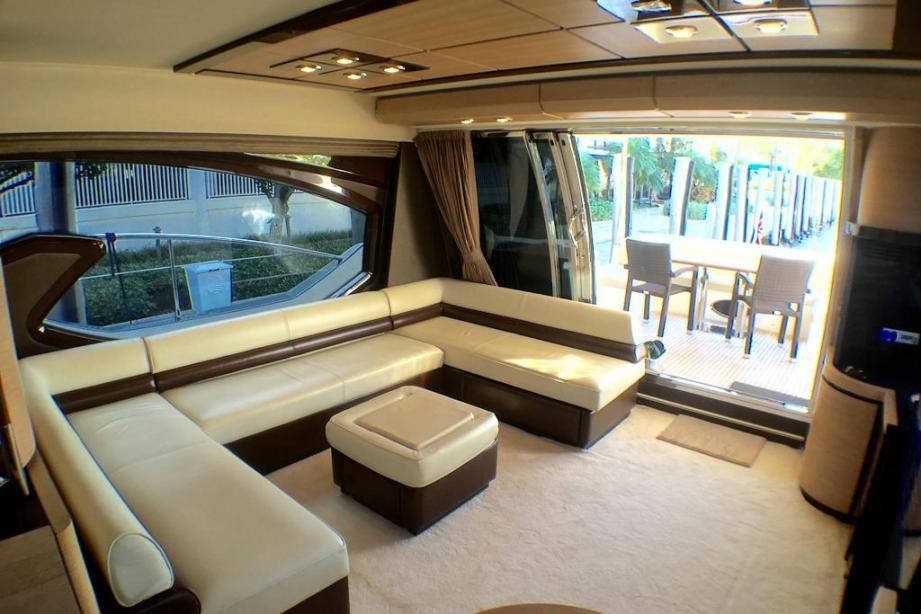 yacht BT2
