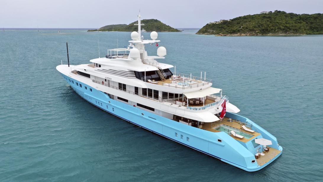 yacht Axioma