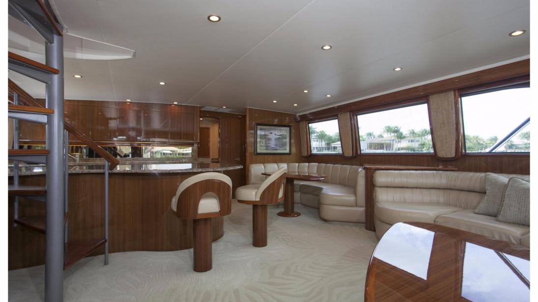 yacht Viking Sportfish Enclosed Flybridge